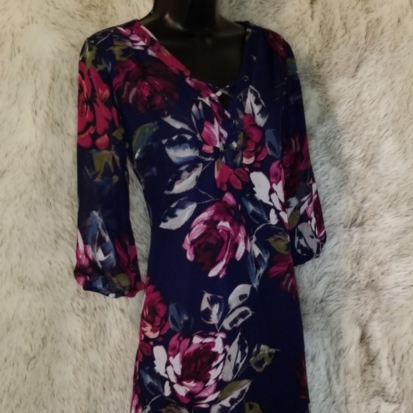 Dress beautiful figure flattering gown outfit - Picture 7 of 8